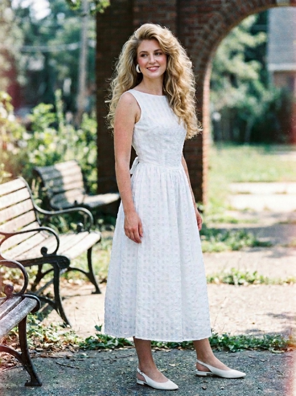 Donna Ricco White Sleeveless Midi Dress